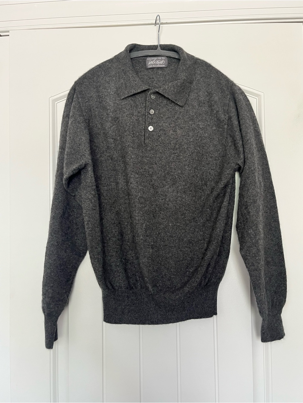 Lord & Taylor 100% Cashmere Dark Gray Crewneck Polo Sweater Size Medium
